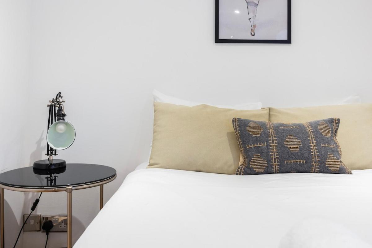 Near Kings Cross,2Bd Private Balcony, Easy Grocery *