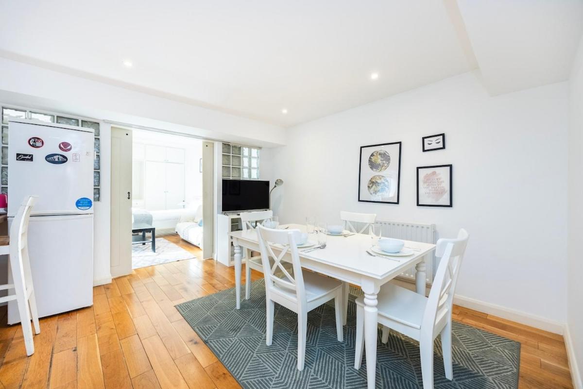 Near Kings Cross,2Bd Private Balcony, Easy Grocery Apartment